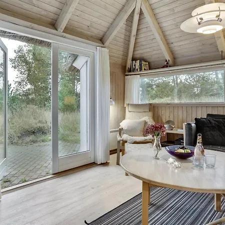 Catarine - 1-1km From The Sea By Interhome